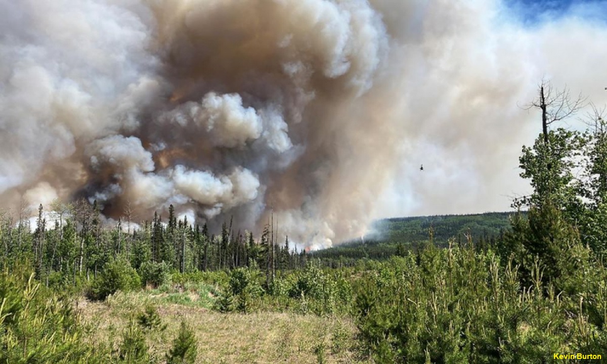 Incêndios florestais no Canadá estão fora de controle e podem durar todo o verão