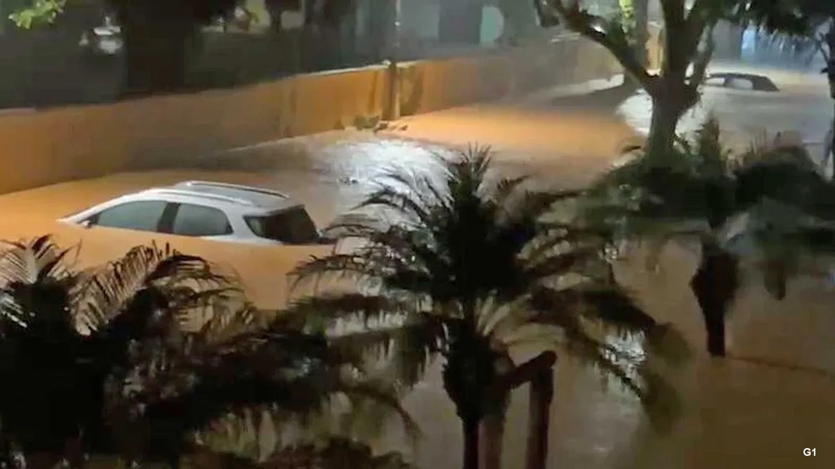 Chuva arrasa litoral norte de SP