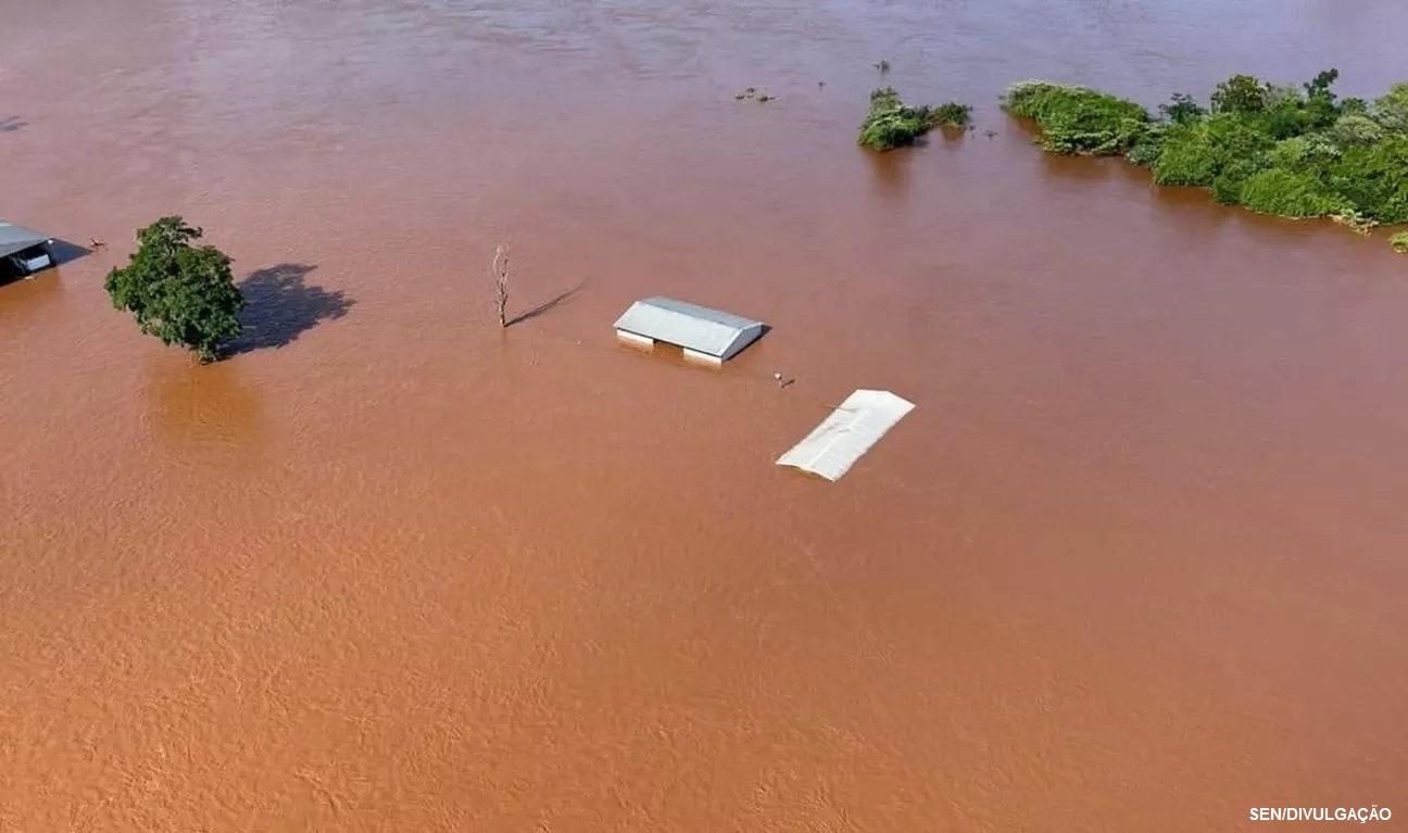 Chuva causa enchentes e deixa milhares de desabrigados no Paraguai