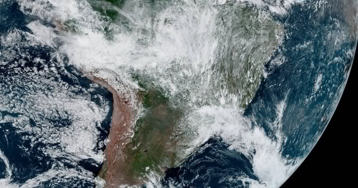 Chuva torrencial e vendaval deixam sul em alerta