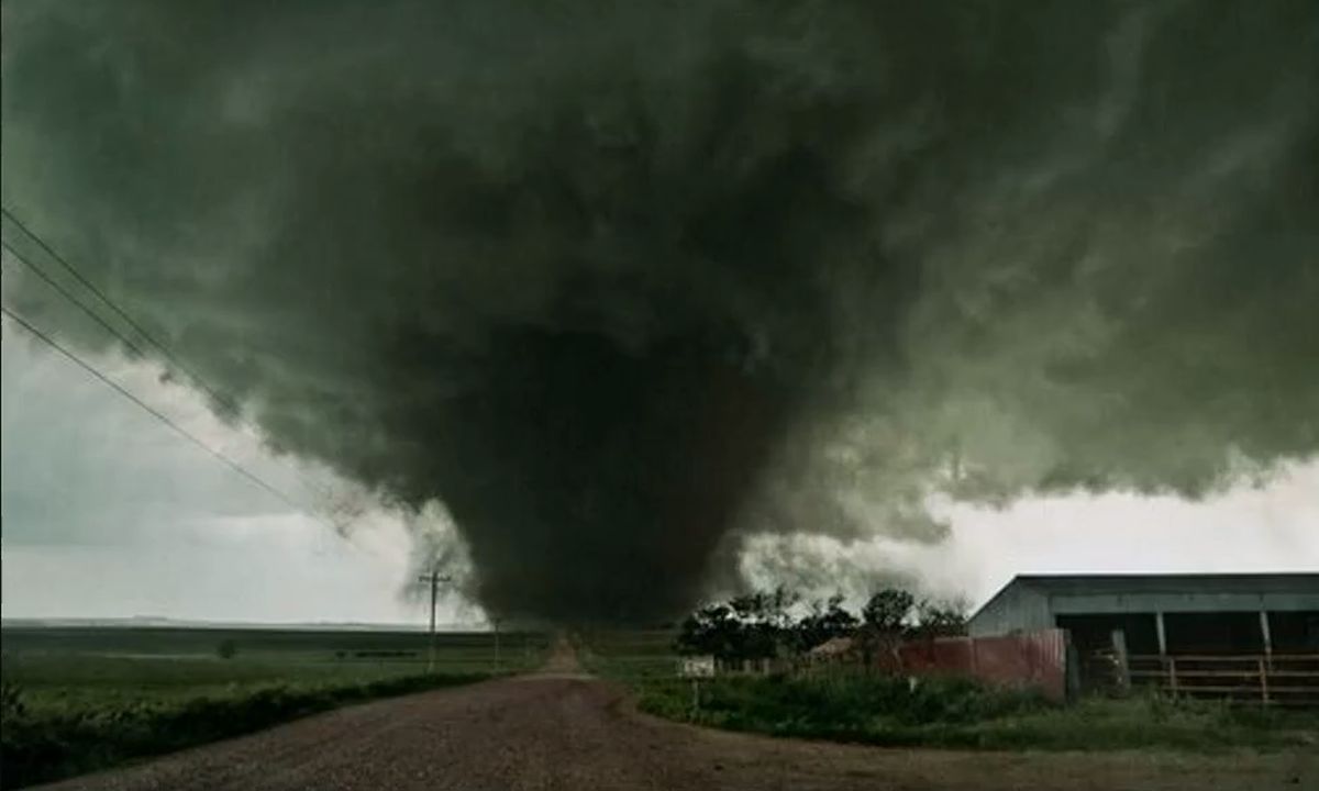 Sonho com Perigosos Tornados F5 - Moradores do Coração